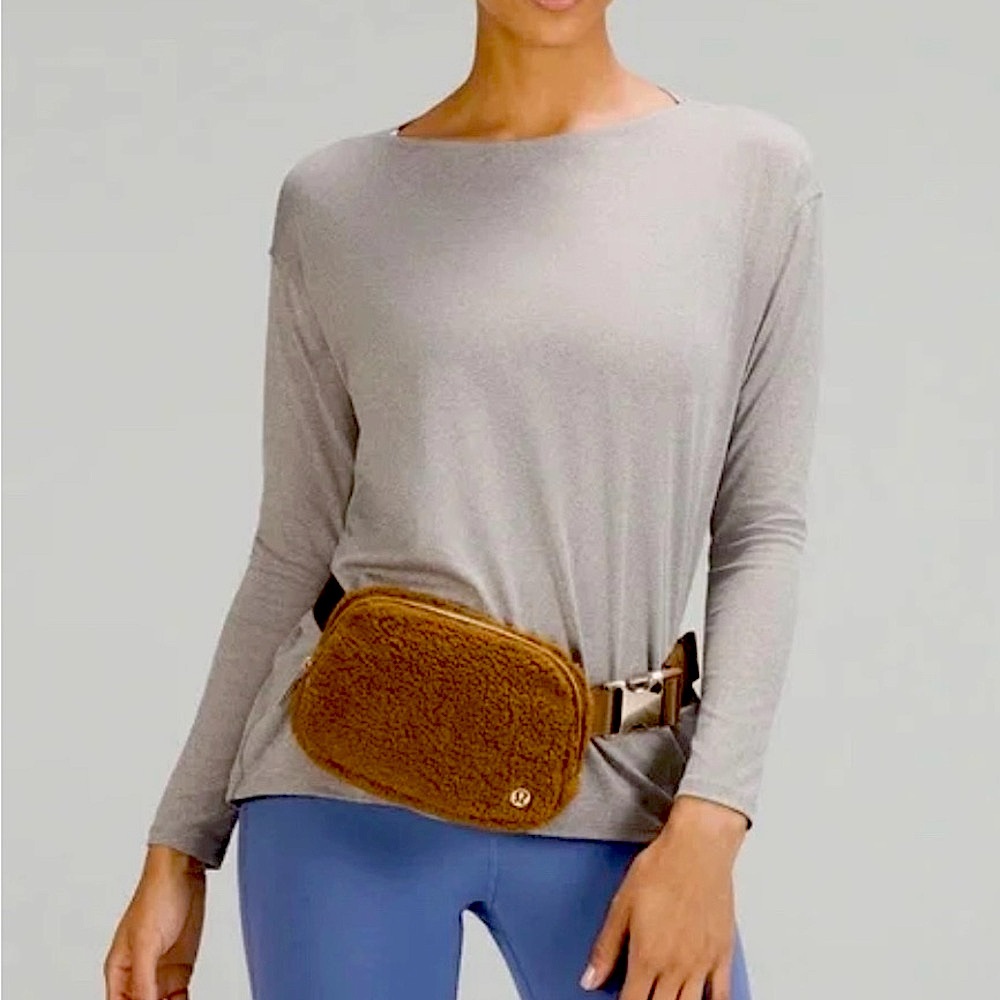 LULULEMON // Fleece Teddy Belted Bag